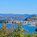 Laguna 08, 08a * Izola