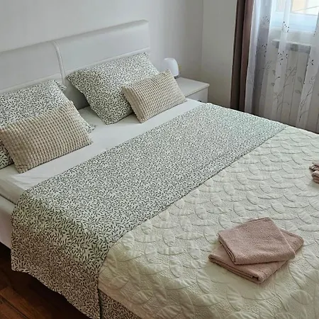 Laguna 08, 08a Апартаменты Изола