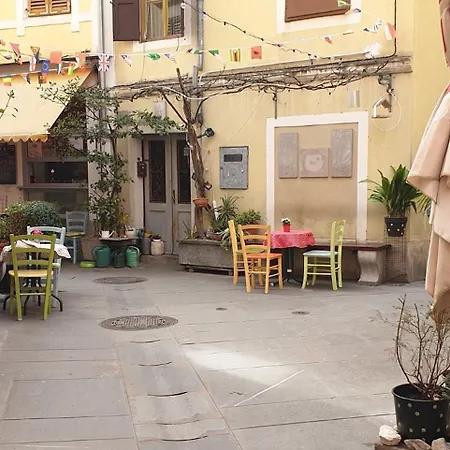 Laguna 08, 08a * إيزولا