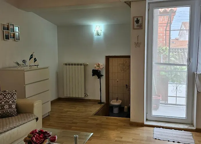 아파트 Laguna 08, 08a 이졸라